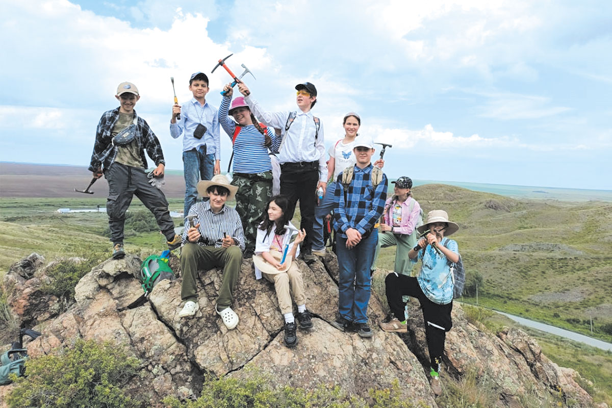 Рис. 5. На вершине древнего вулкана