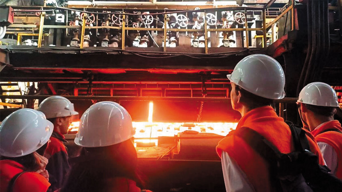 Производственный выезд на металлургический завод «Петросталь» в Санкт-Петербурге /фото: пресс-служба завода «Петросталь»