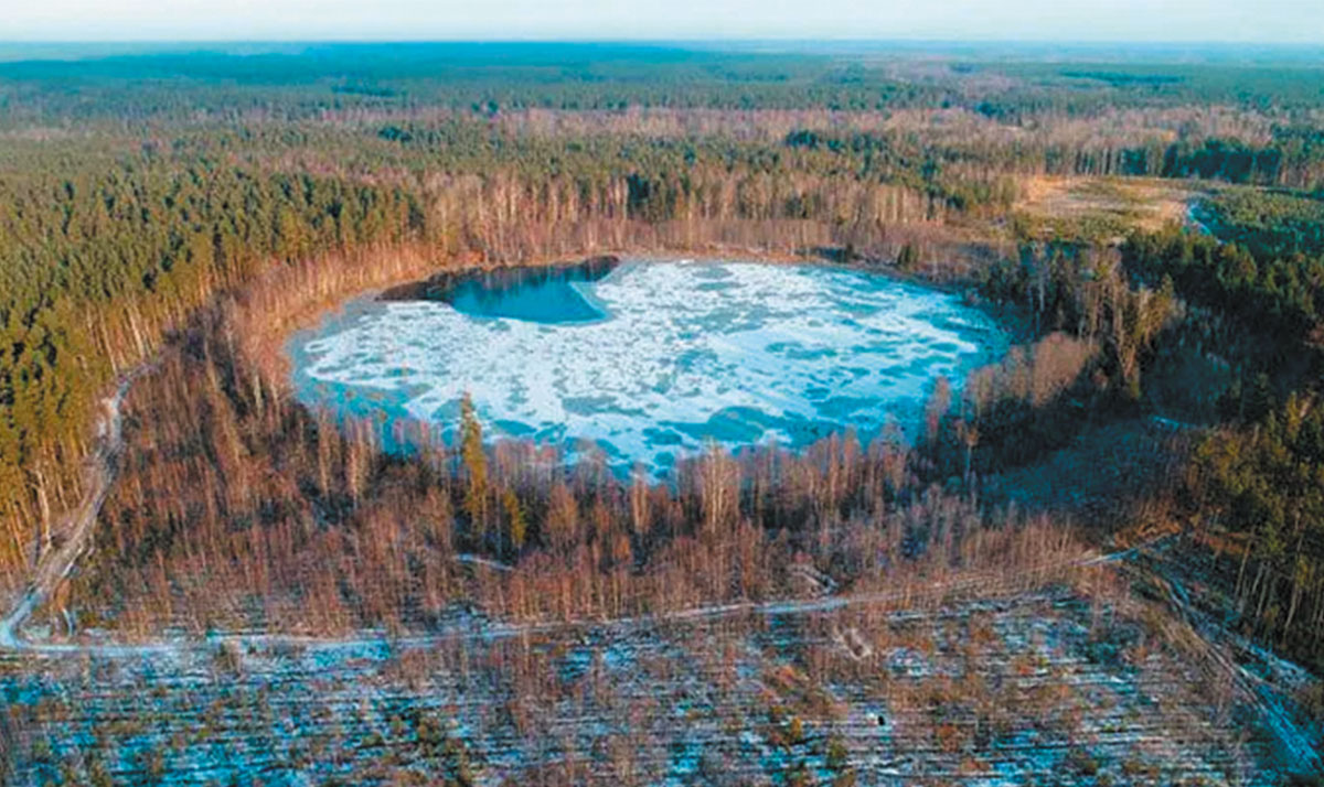 Рис. 1. Озеро Смердячье. Снимок сверху. Фото: [interesmir.ru]