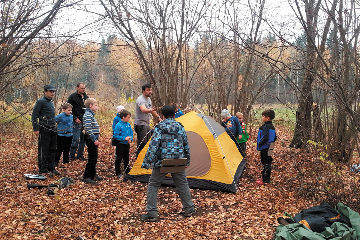 Рис. 3. Закрепление походных навыков на выезде в Калистово