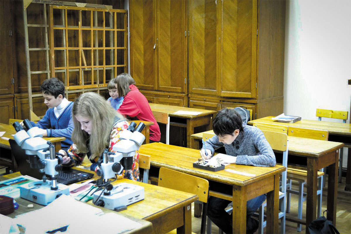 Рис. 4. Выполнение заданий на Московской открытой олимпиаде школьников в МГУ