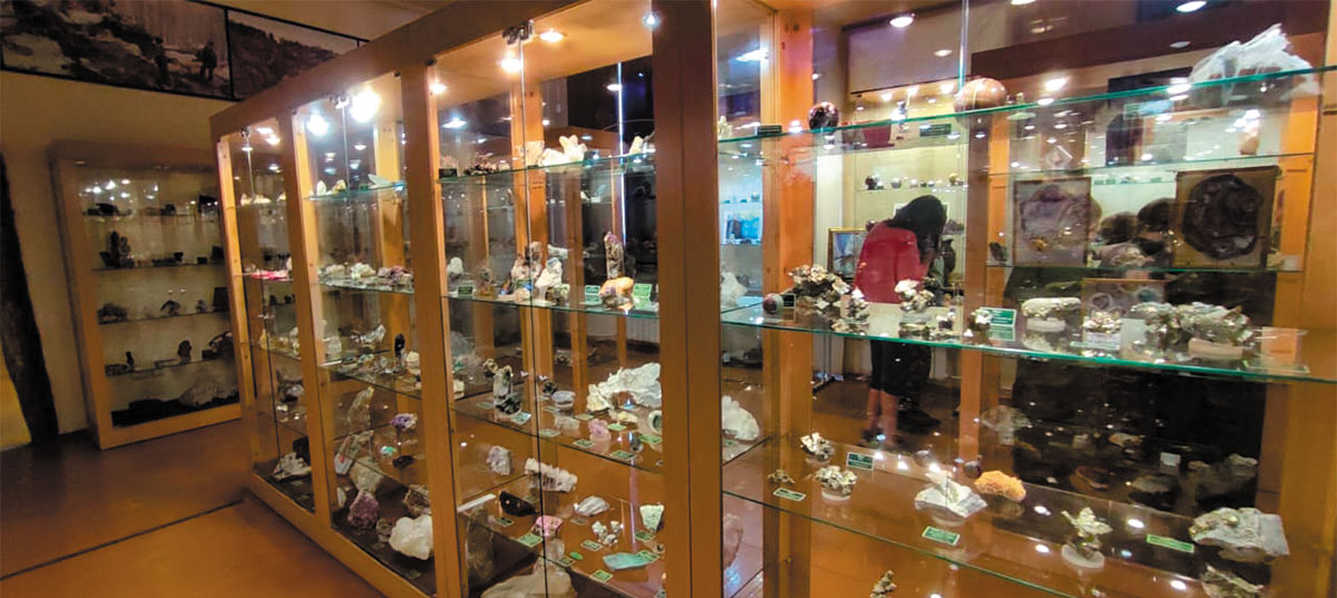 Рис. 16. Штуфной кабинет, г. Североуральск. Из фотоархива экспедиции