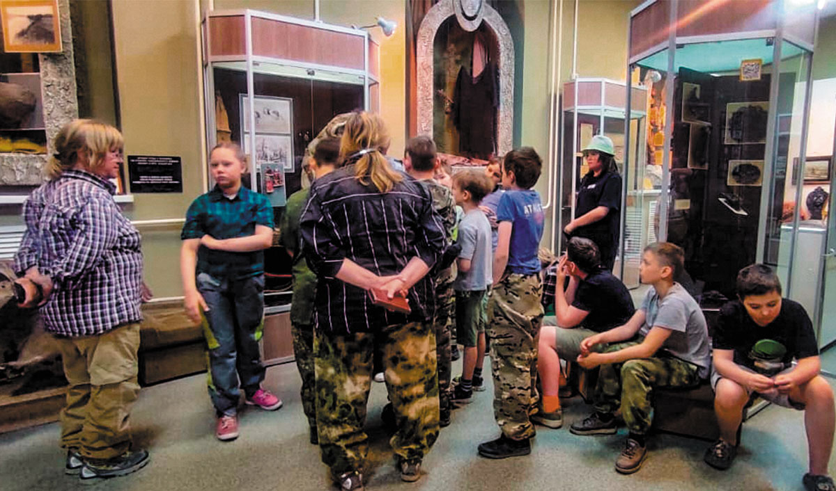 Рис. 3. Посещение исторического музея в г. Серове. Из фотоархива экспедиции